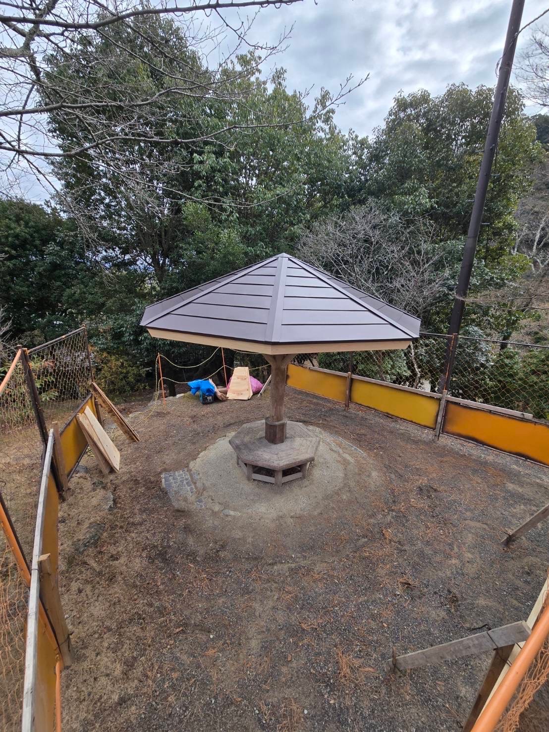嵐山公園の屋根工事